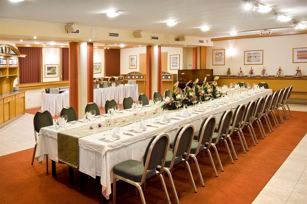 Hotel Kalvaria ジュール エクステリア 写真
